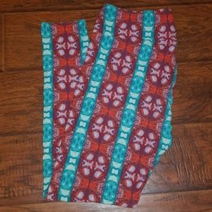 Lularoe tall and curvy leggings